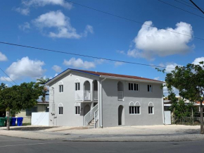 Stylish 2 Bedrooms Apartment by Miami Airport